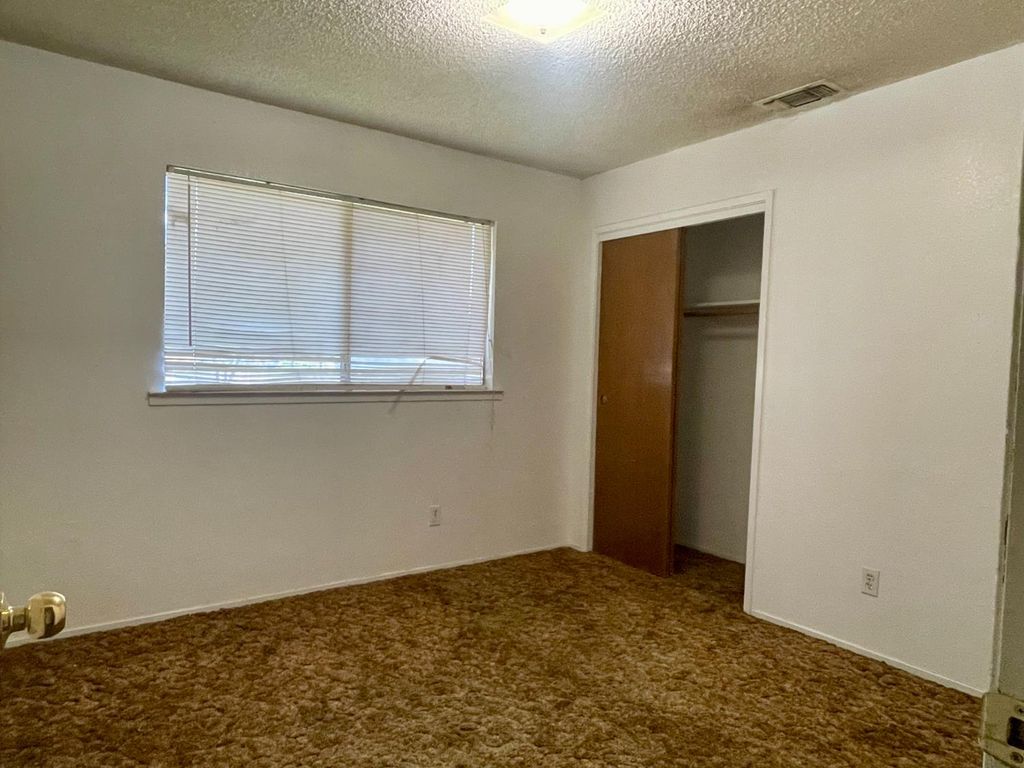 Image 12 of property listing at 47945 Klamath Avenue, Coarsegold, CA 93614