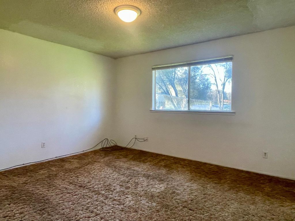 Image 13 of property listing at 47945 Klamath Avenue, Coarsegold, CA 93614