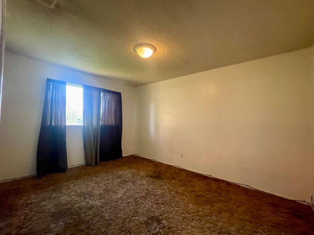 Image 14 of property listing at 47945 Klamath Avenue, Coarsegold, CA 93614