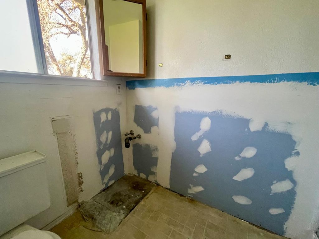 Image 15 of property listing at 47945 Klamath Avenue, Coarsegold, CA 93614