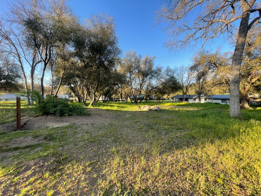 Image 20 of property listing at 47945 Klamath Avenue, Coarsegold, CA 93614