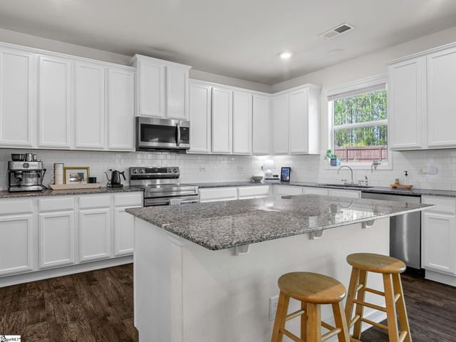 727 Chesterfield Court, Boiling Springs, SC 29316