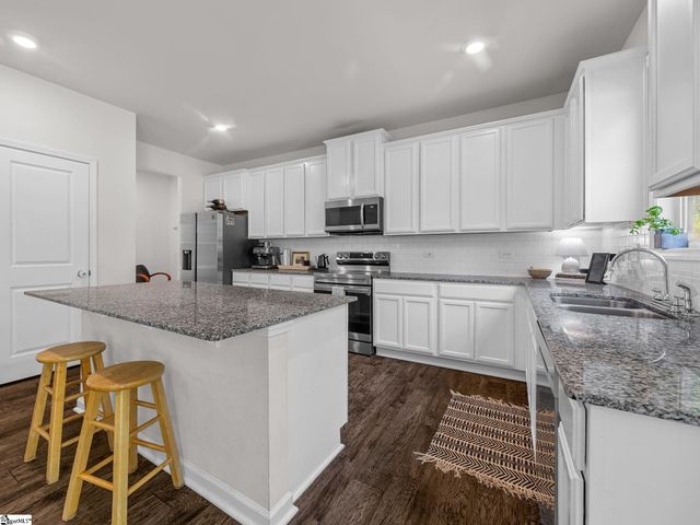 727 Chesterfield Court, Boiling Springs, SC 29316