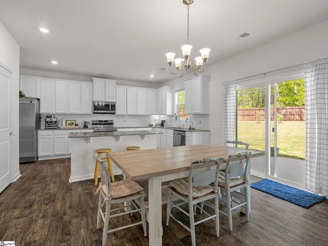 727 Chesterfield Court, Boiling Springs, SC 29316