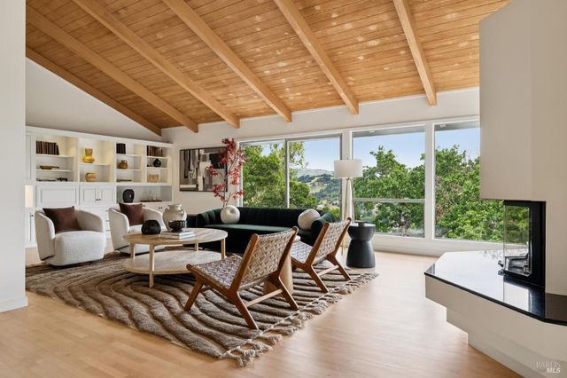 290 Stuyvesant Dr, San Anselmo, CA 94960