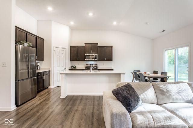 571 Coronado Place, Greenwood, IN 46143