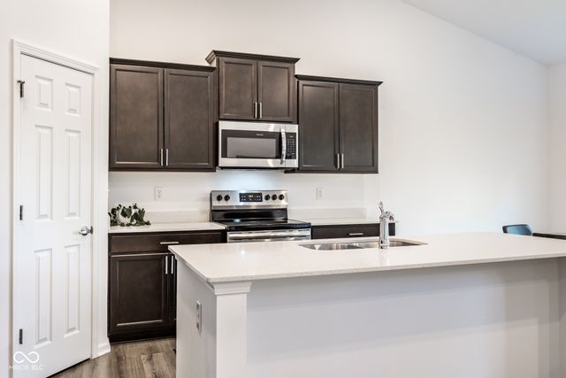 571 Coronado Place, Greenwood, IN 46143