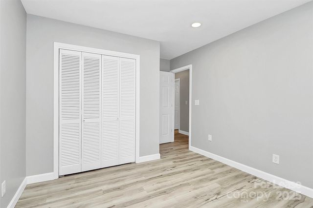 5823 Falstaff Drive, Charlotte, NC 28227