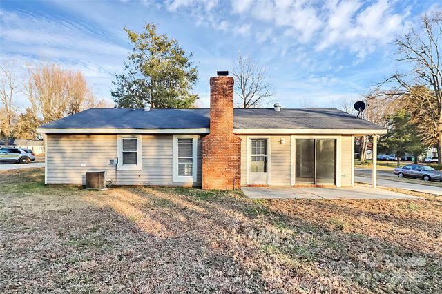 5823 Falstaff Drive, Charlotte, NC 28227