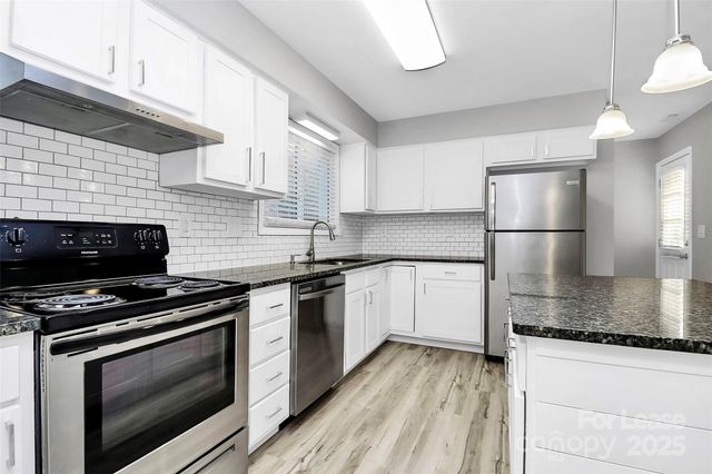 5823 Falstaff Drive, Charlotte, NC 28227