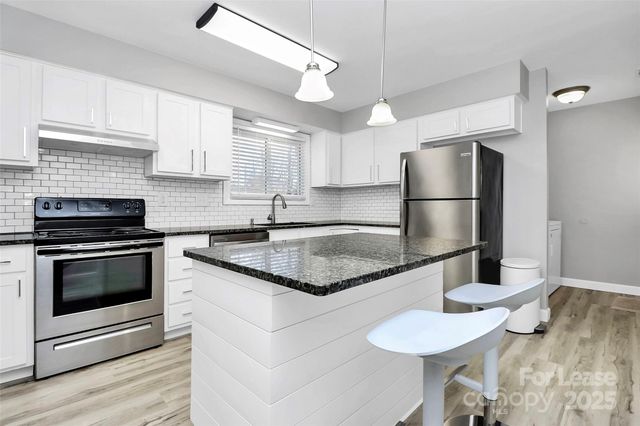 5823 Falstaff Drive, Charlotte, NC 28227