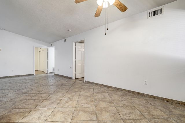 328 Via Vista Street SE, Albuquerque, NM 87123