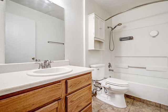 328 Via Vista Street SE, Albuquerque, NM 87123