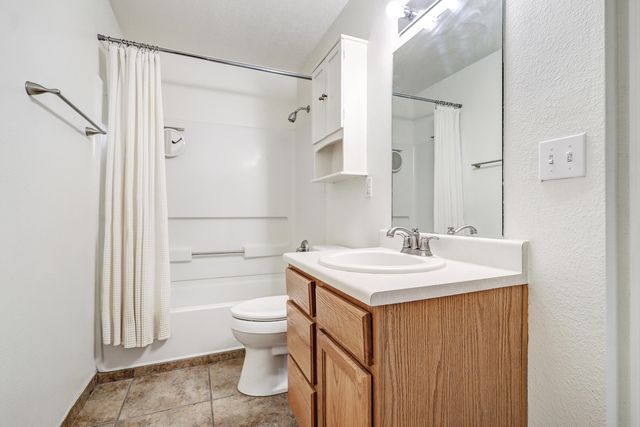 328 Via Vista Street SE, Albuquerque, NM 87123