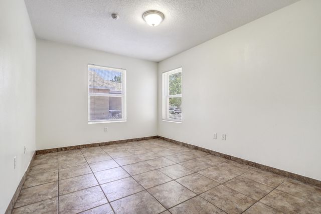 328 Via Vista Street SE, Albuquerque, NM 87123