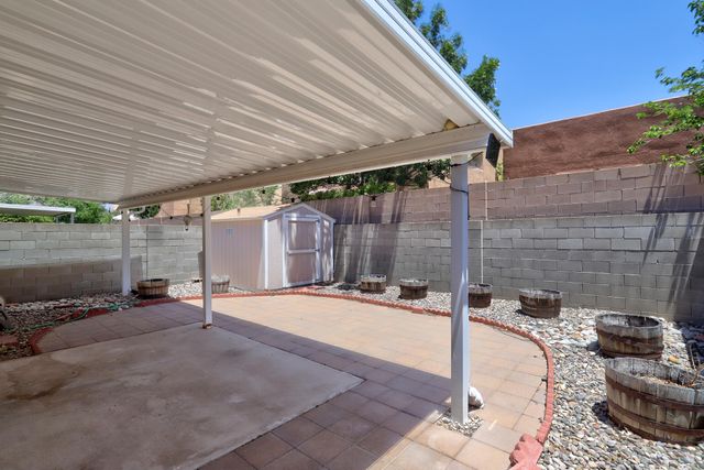 328 Via Vista Street SE, Albuquerque, NM 87123