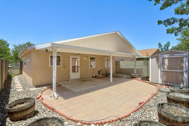 328 Via Vista Street SE, Albuquerque, NM 87123