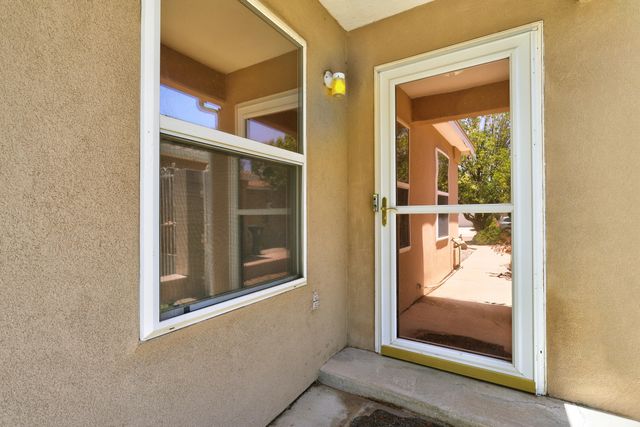 328 Via Vista Street SE, Albuquerque, NM 87123