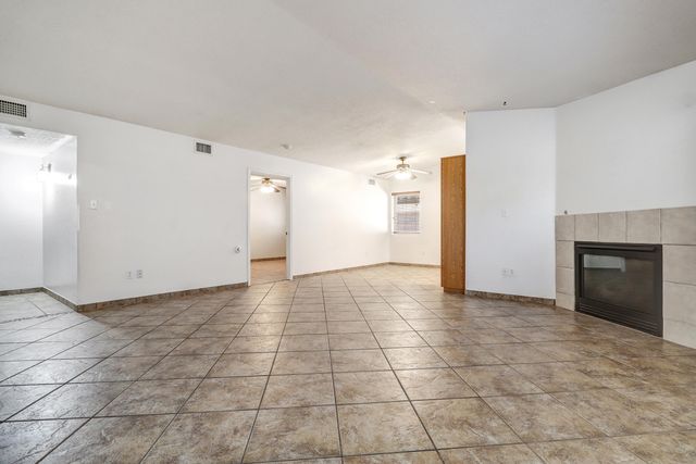 328 Via Vista Street SE, Albuquerque, NM 87123