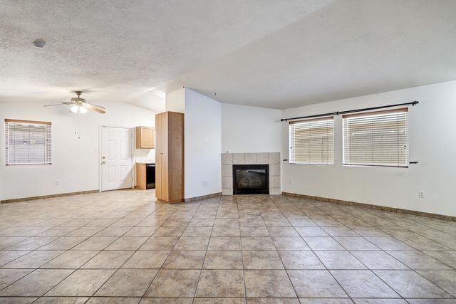 328 Via Vista Street SE, Albuquerque, NM 87123