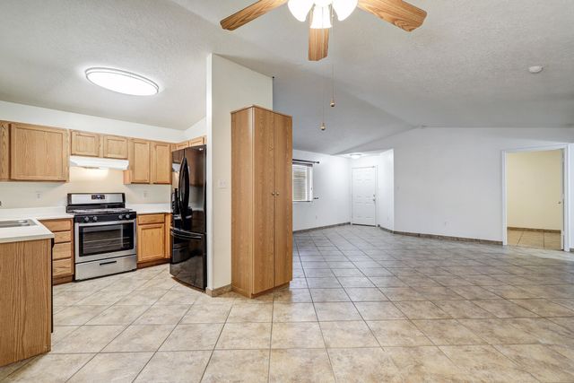 328 Via Vista Street SE, Albuquerque, NM 87123