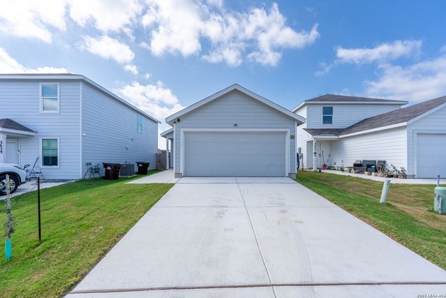 3633 Wentz Hill Dr, Marion, TX 78124