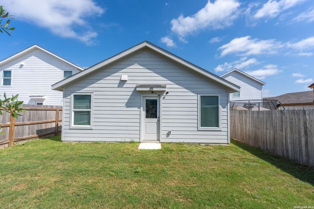 3633 Wentz Hill Dr, Marion, TX 78124