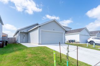 3633 Wentz Hill Dr, Marion, TX 78124