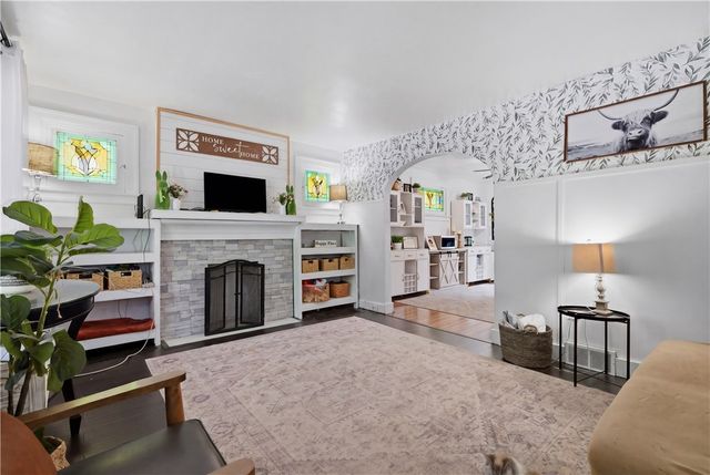 2646 Library Rd, Overbrook, PA 15234