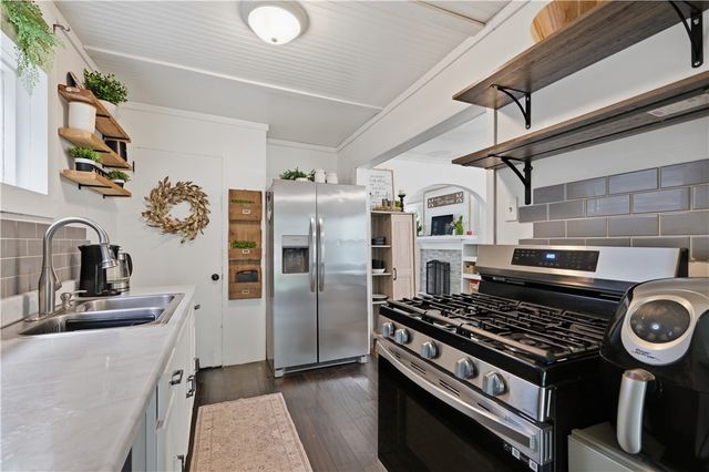 2646 Library Rd, Overbrook, PA 15234