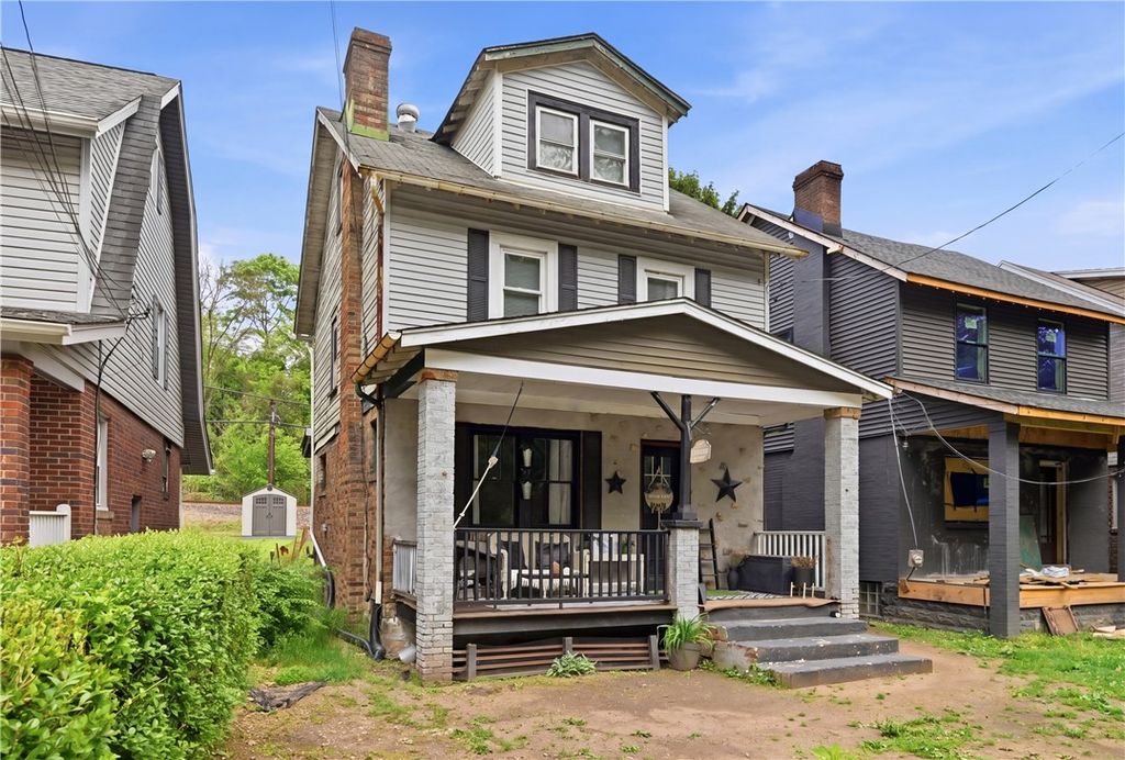 2646 Library Rd, Overbrook, PA 15234