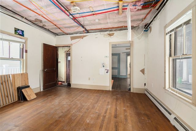 28 Port Norfolk St, Boston, MA 02122