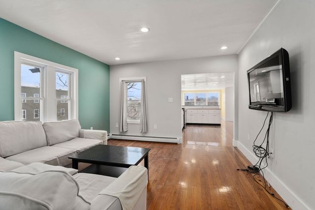28 Port Norfolk St, Boston, MA 02122