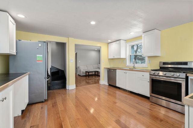 28 Port Norfolk St, Boston, MA 02122