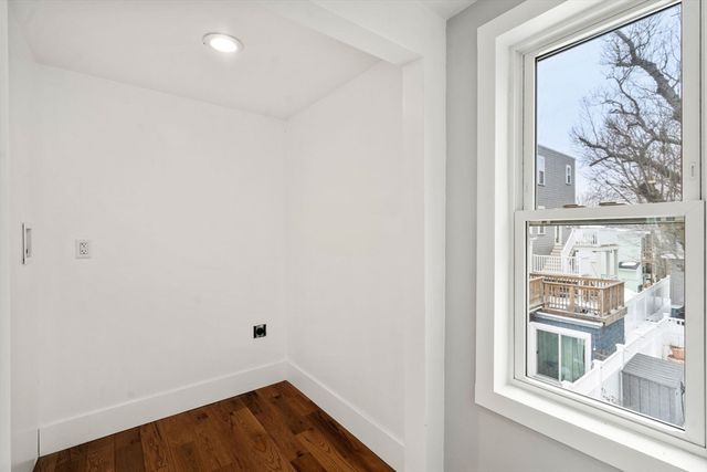 28 Port Norfolk St, Boston, MA 02122