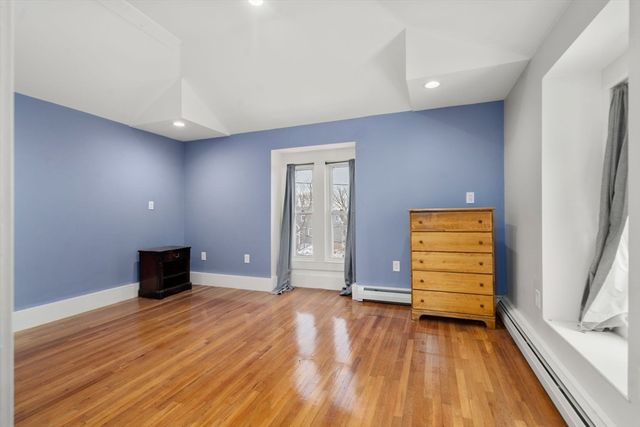 28 Port Norfolk St, Boston, MA 02122