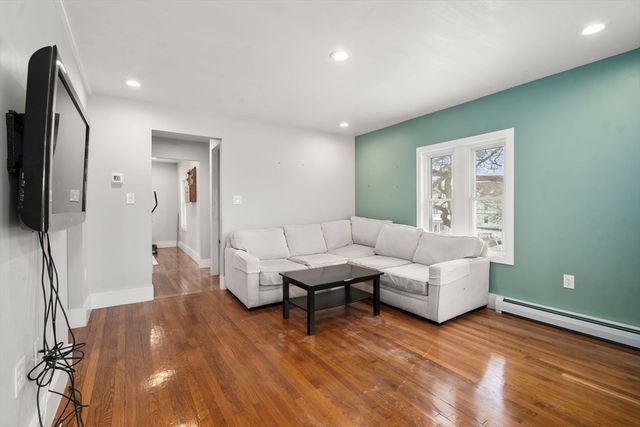 28 Port Norfolk St, Boston, MA 02122