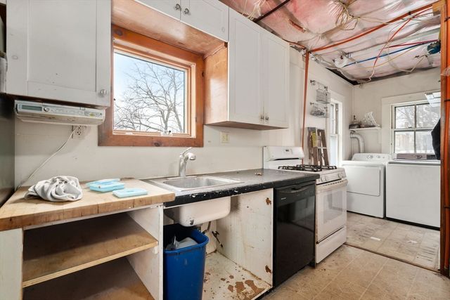 28 Port Norfolk St, Boston, MA 02122