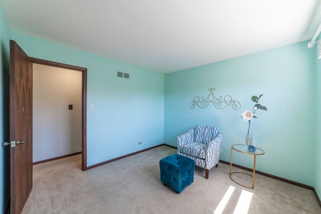 920 Macarthur Drive, Chicago Heights, IL 60411