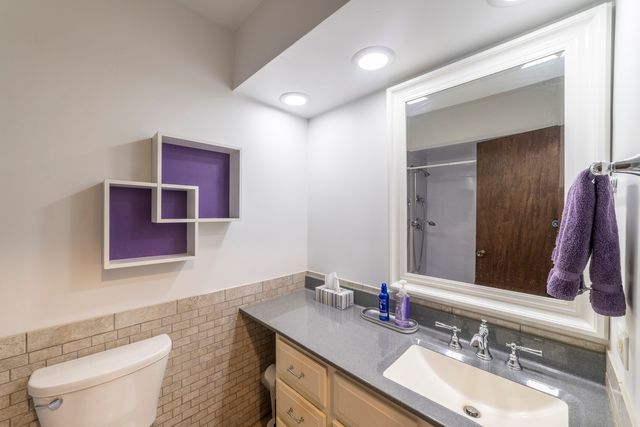 920 Macarthur Drive, Chicago Heights, IL 60411