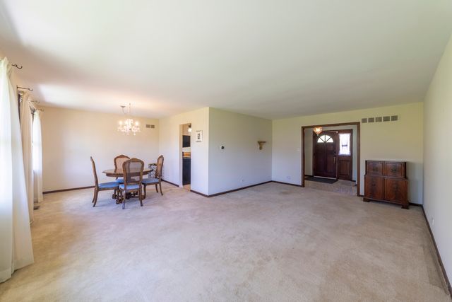 920 Macarthur Drive, Chicago Heights, IL 60411