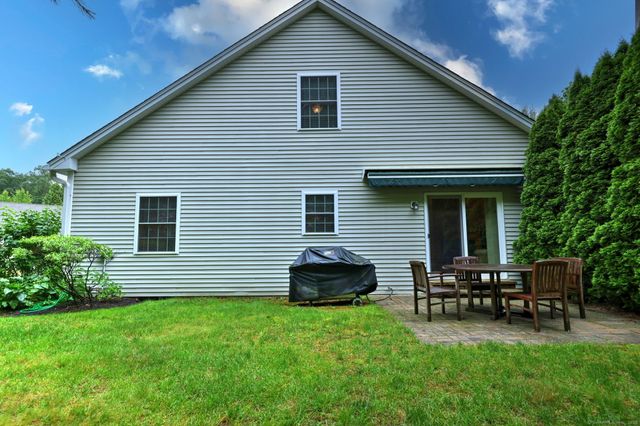 123 Meadow Brook Road 123, Oxford, CT 06478
