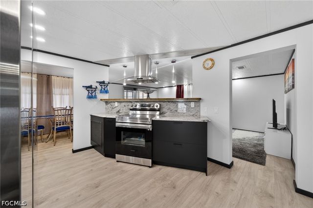 5502 Ben Franklin LN, North Fort Myers, FL 33917