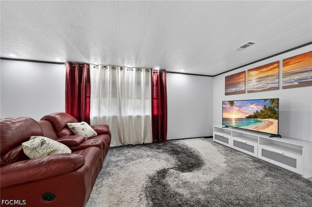 5502 Ben Franklin LN, North Fort Myers, FL 33917