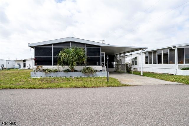 5502 Ben Franklin LN, North Fort Myers, FL 33917