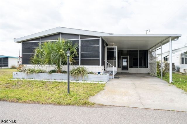 5502 Ben Franklin LN, North Fort Myers, FL 33917