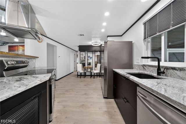 5502 Ben Franklin LN, North Fort Myers, FL 33917
