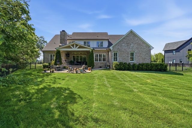 1045 Buena Vista Dr, Franklin, TN 37069