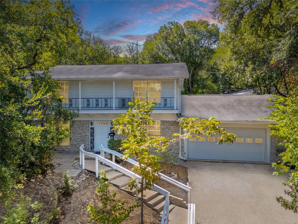 2401 Homedale CIR, Austin, TX 78704