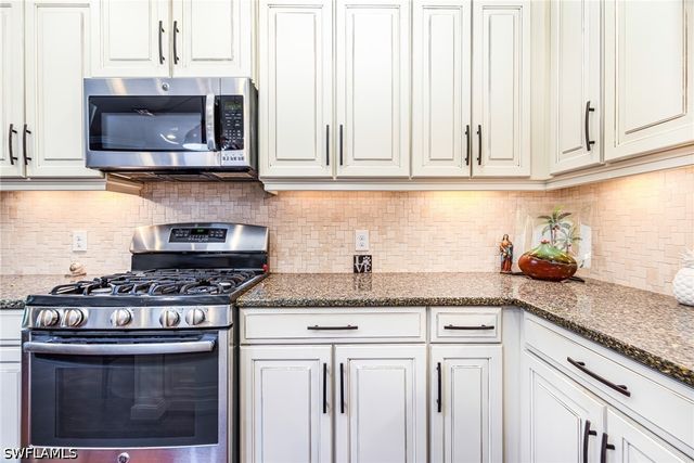 10021 Antori DR, Estero, FL 33928